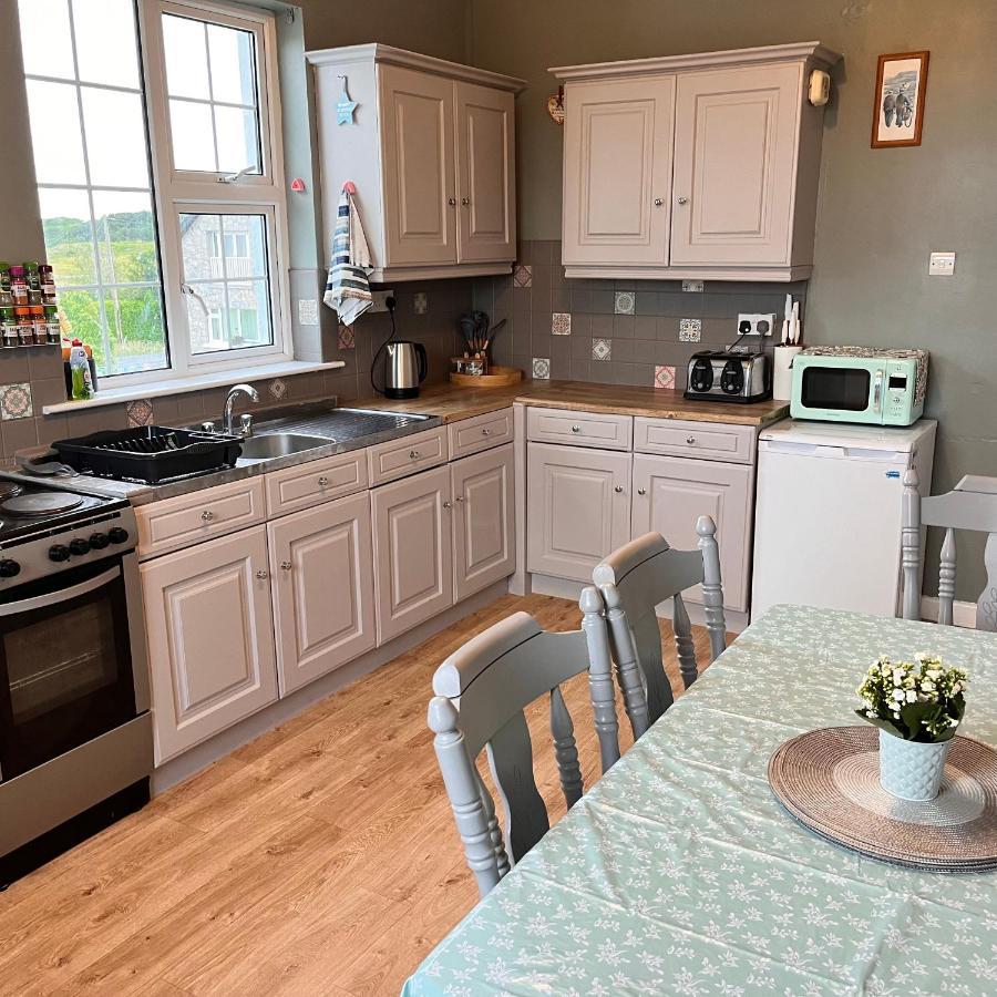 Wild Atlantic Stay Cottage غالواي المظهر الخارجي الصورة