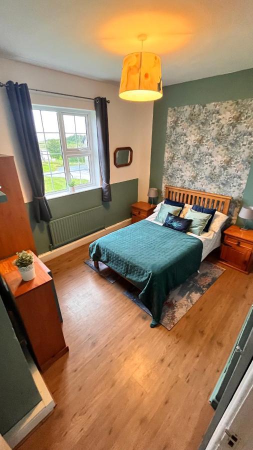 Wild Atlantic Stay Cottage غالواي المظهر الخارجي الصورة